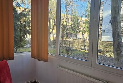 Apartament cu 3 camere decomandat în Dâmbu Pietros - 9