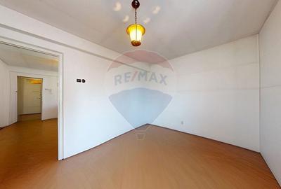 Apartament cu 2 camere semidecomandat în Centrul Civic