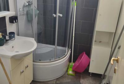Apartament cu 3 camere semidecomandat în Central - 6