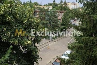 Apartament cu 4 camere decomandat în Central