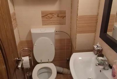 Apartament cu 3 camere decomandat în Prundu