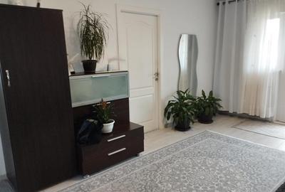 Casă individuală cu 9 camere cu Canalizare în 9 Mai - 28