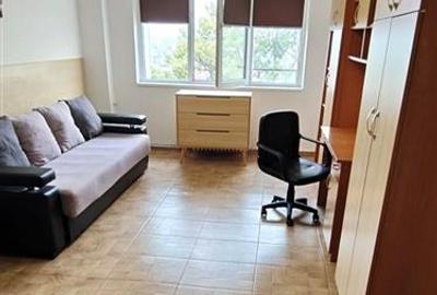 Apartament cu 2 camere decomandat, mobilat în Piața Unirii