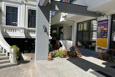 Spațiu comercial, de 100 mp, în Central - 4