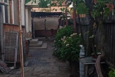 Casă cu 3 camere cu Teren 215 Mp în Central