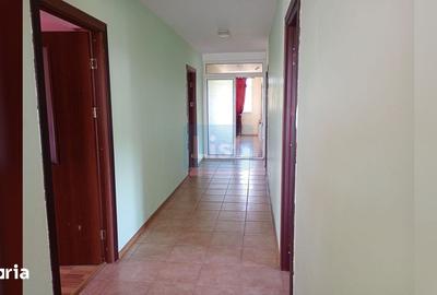 Casă cu 6 camere cu Teren 1000 Mp în Vădeni - 1