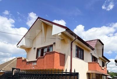 Casă cu 5 camere cu Teren 380 Mp în Romanești - 1