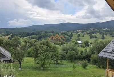 Casă cu 4 camere în Cacica
