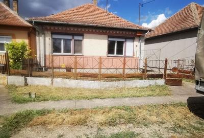 Casă cu 2 camere în Central