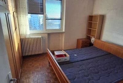Apartament cu 3 camere semidecomandat în Policlinica - 2