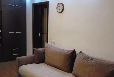 Apartament cu 3 camere semidecomandat, mobilat în Obor