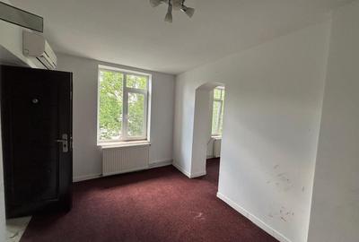 Apartament cu 3 camere circular în P-ța Alba Iulia - 2