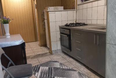 Apartament cu 2 camere decomandat în Craiovei