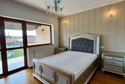 Apartament cu 3 camere în Tractorul