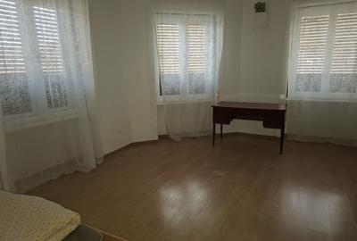 Casă cu 4 camere în Luncavița - 2