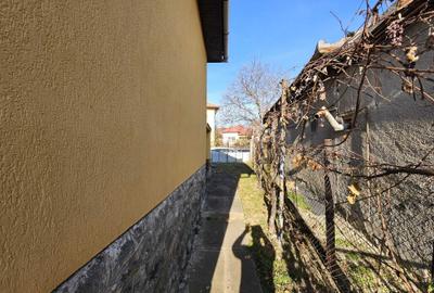 Casă cu 3 camere în Central