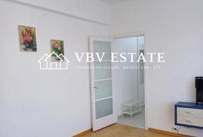 Garsonieră decomandată în Romană