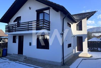 Casă cu 4 camere cu Canalizare în Cristian - 1