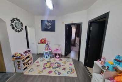 Casă individuală cu 3 camere cu Canalizare în Brătianu - 10