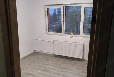 Garsonieră decomandată în UMT