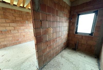 Casă cu 4 camere cu Teren 500 Mp în Central