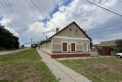 Casă cu 3 camere în Semlac
