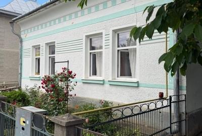 Casă individuală cu 4 camere cu Canalizare în Central - 3