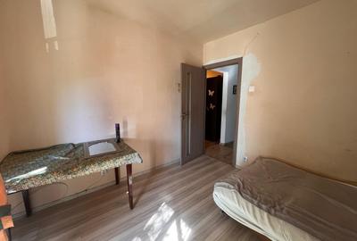 Apartament cu 4 camere semidecomandat în Podu Roș - 3