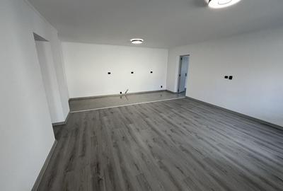 Casă cu 4 camere cu Teren 738 Mp în Șimand