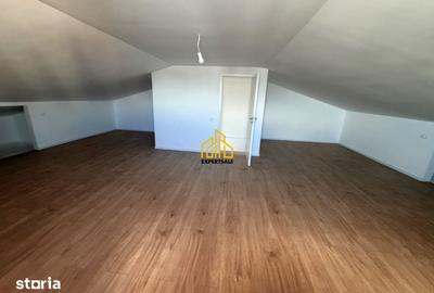 Casă cu 5 camere cu Teren 320 Mp în Central