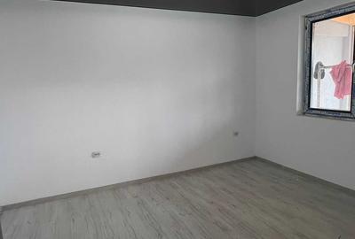 Casă cu 3 camere în Tulucești