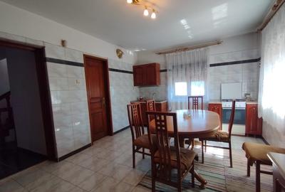 Casă cu 8 camere cu Teren 450 Mp în Central - 7