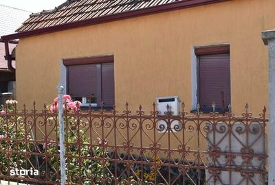 Casă cu 4 camere cu Teren 571 Mp în Tolstoi