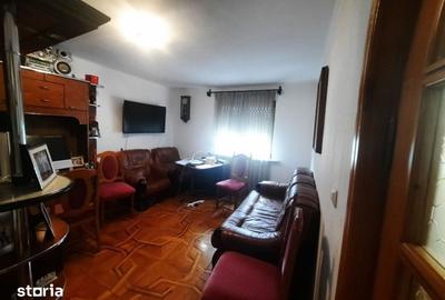 Apartament cu 3 camere în Calea Romanului
