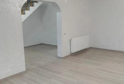 Casă cu Teren 1000 Mp în Curtești - 3