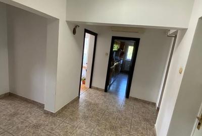 Apartament cu 3 camere decomandat în Tomis Nord