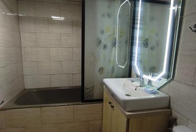 Casă cu Teren 1600 Mp în Central - 3