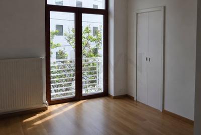 Apartament cu 5 camere semidecomandat în Calea Victoriei