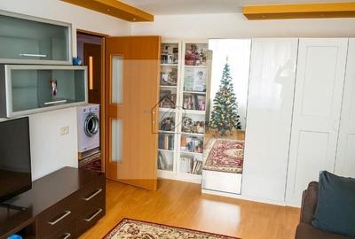 Apartament cu 3 camere decomandat, mobilat în Berceni