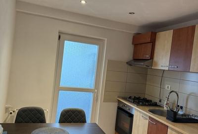Apartament cu 2 camere decomandat în Rovine