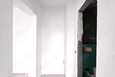 Apartament cu 4 camere semidecomandat în Micro 16 - 12