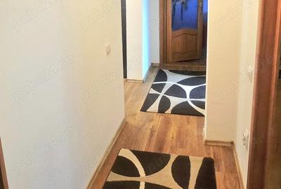 Apartament cu 3 camere decomandat în Central - 1
