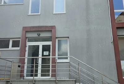 Spațiu comercial, de 250 mp, în Central - 3