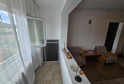 Apartament cu 3 camere semidecomandat în Micro III - 20
