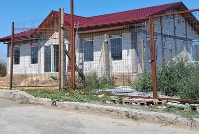 Casă cu 5 camere cu Teren 1000 Mp în 23 August