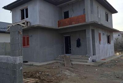 Casă cu 4 camere cu Teren 250 Mp în Malu Mare - 2