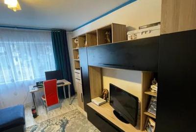 Apartament cu 3 camere decomandat în Burdujeni