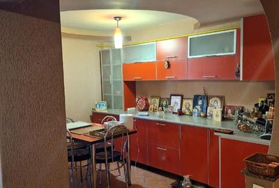 Apartament cu 4 camere decomandat în Găvana - 3