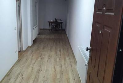 Apartament cu 3 camere în Central - 2
