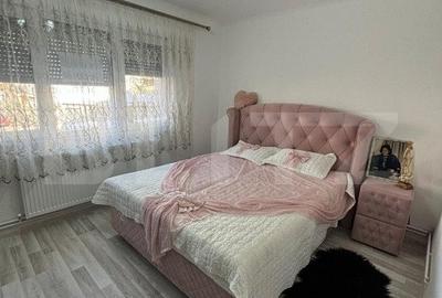 Apartament de vanzare  3 camere decomandat, zona Micro 16 - 3